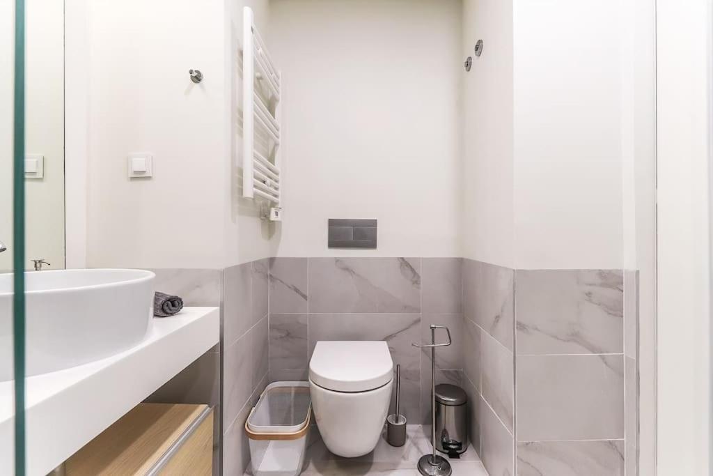 Marques Pombal Central 2 Bed Apt Ac Lisboa Eksteriør billede